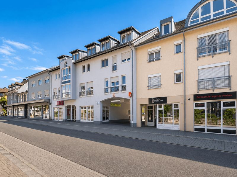 Zum Verkauf: charmante 3 Zimmer-Dachgeschoss-Wohnung in zentraler Lage von Müllheim